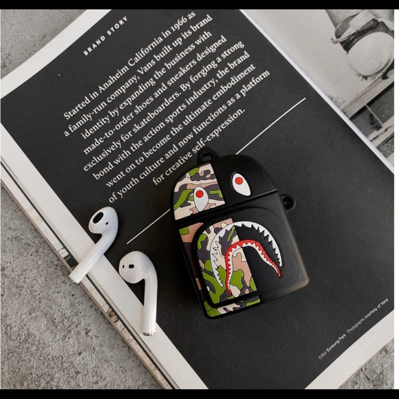 Airpod case cover - Picture 2 of 2